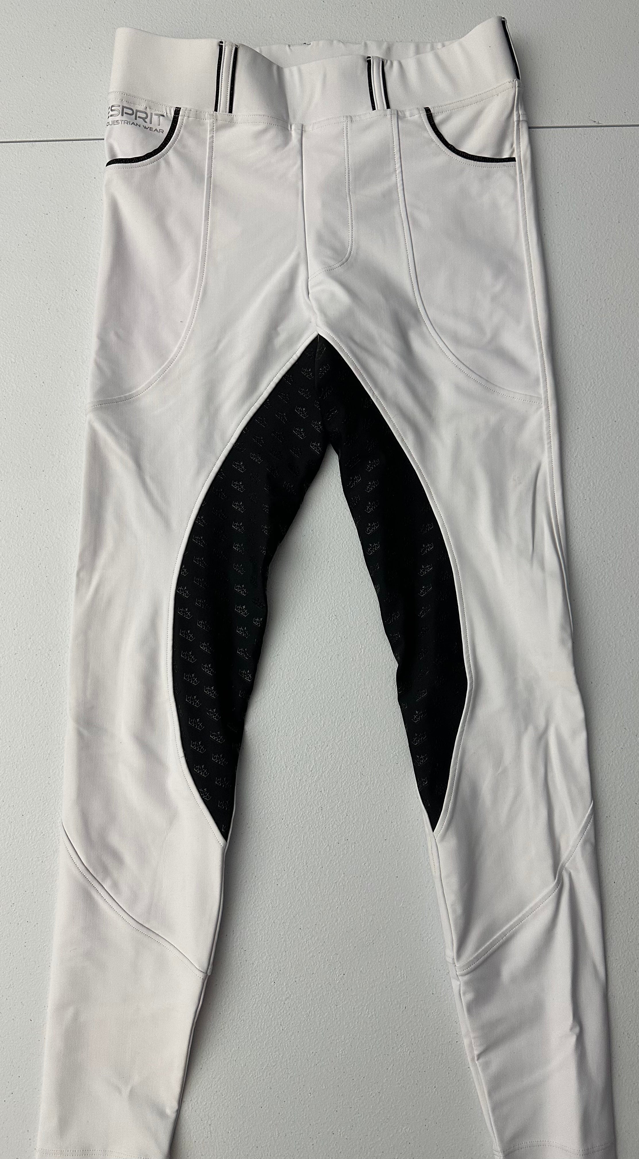 (3) 2.0 PRO White/Black Seat MEDIUM